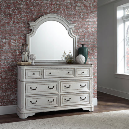 Magnolia Manor Queen Uph Sleigh Bed, Dresser & Mirror, Chest Bedroom Set
