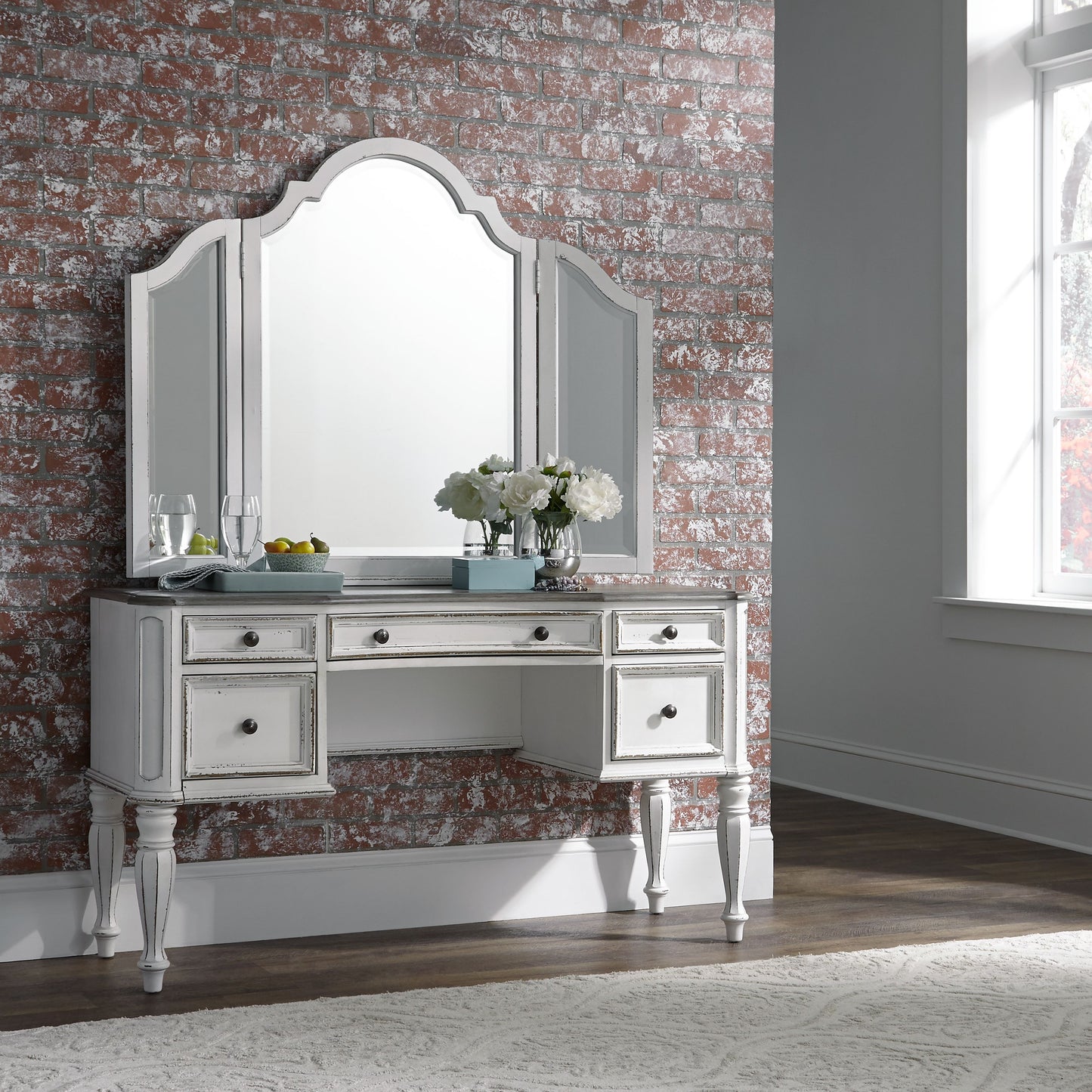 Magnolia Manor Vanity Stool