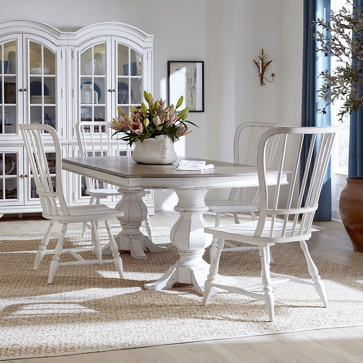 Magnolia Manor 5 Piece Double Pedestal Table Set