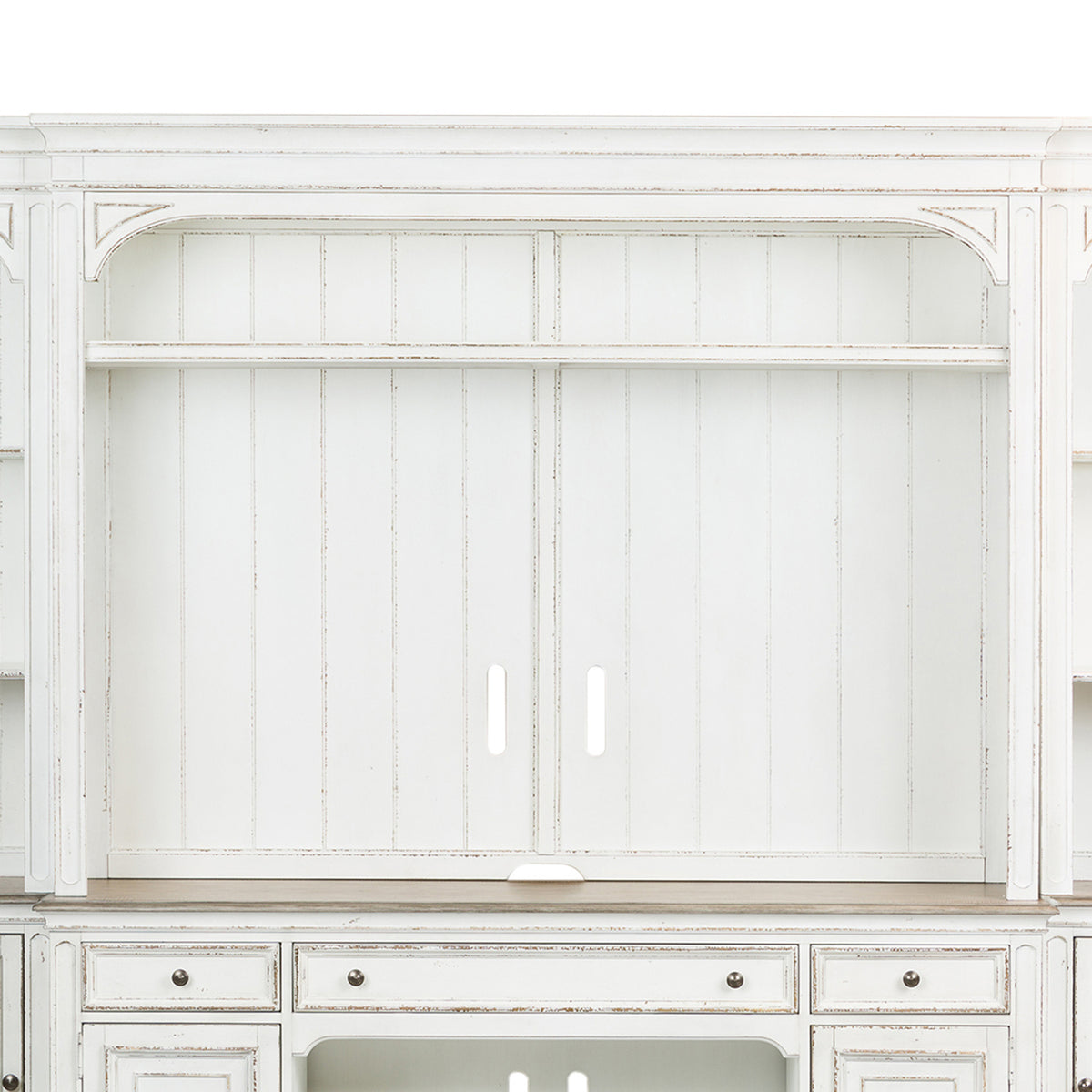 Magnolia Manor Entertainment Hutch