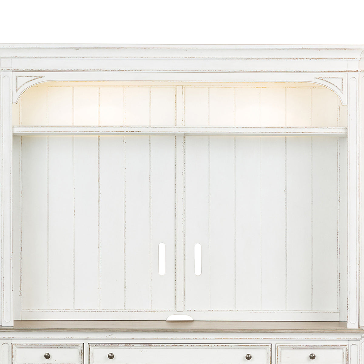 Magnolia Manor Entertainment Hutch