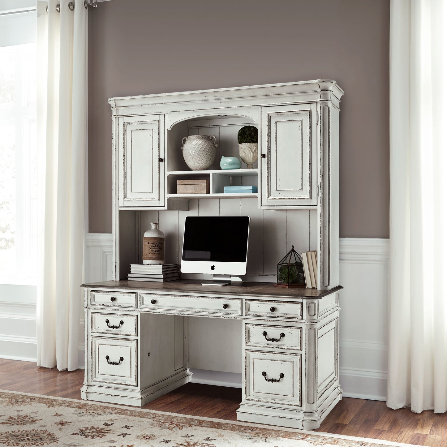 Magnolia Manor Jr Executive Credenza Hutch