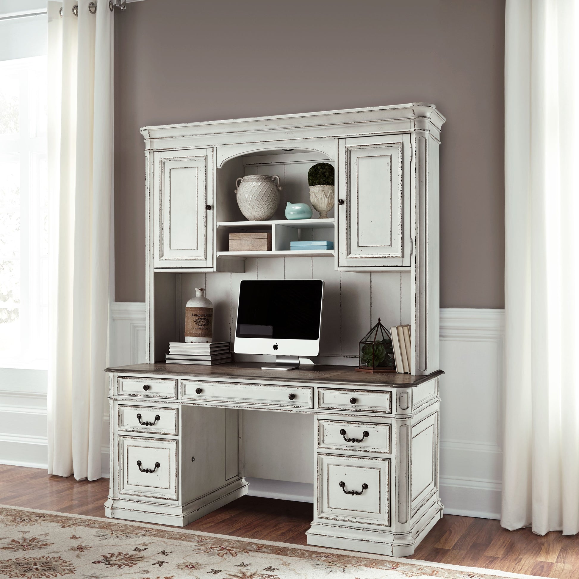 Magnolia Manor Jr Executive Credenza Hutch