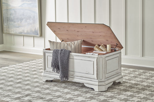 Magnolia Manor Storage Trunk