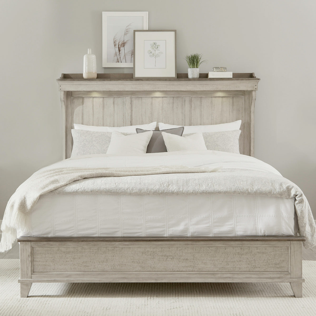 Ivy Hollow Queen Mantle Bed, 2 Bedside Chests