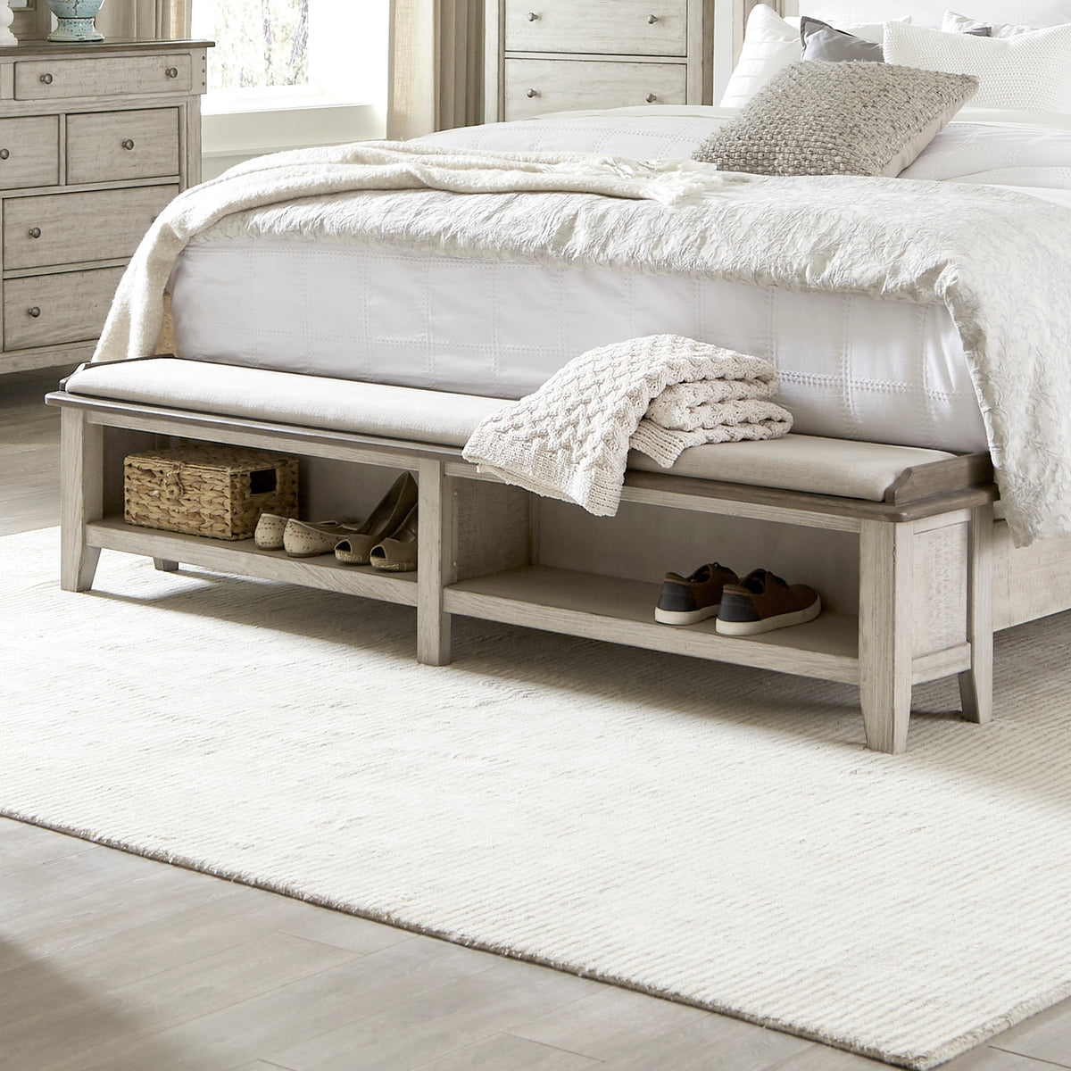 Ivy Hollow Queen Upholstered Bench Footboard