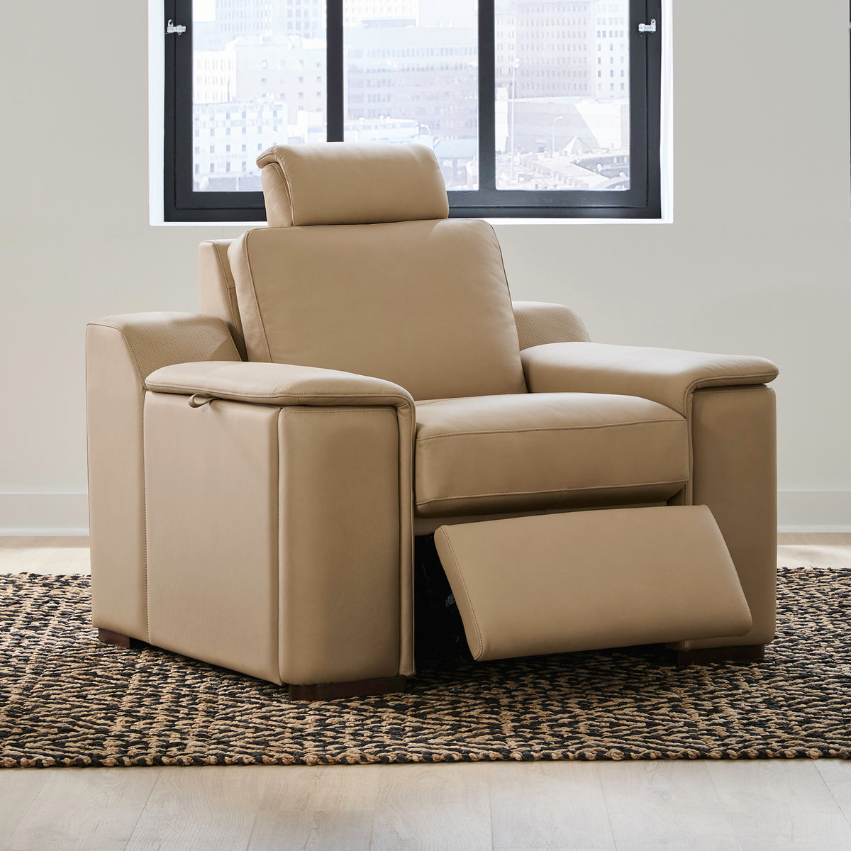 Armon Chair with Power Footrest ZG & WS