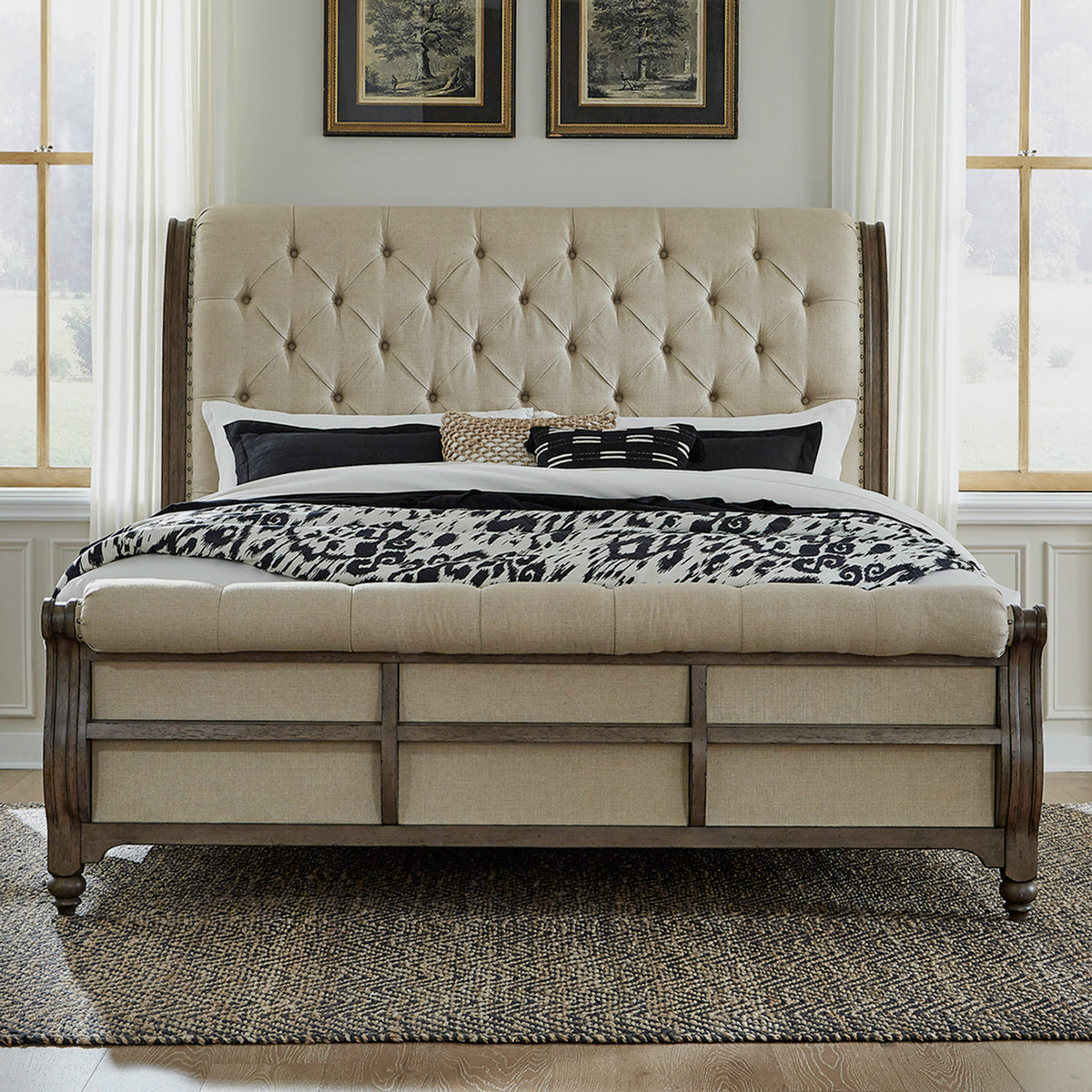 Americana Farmhouse Queen Sleigh Bed, 2 Bedside Chests