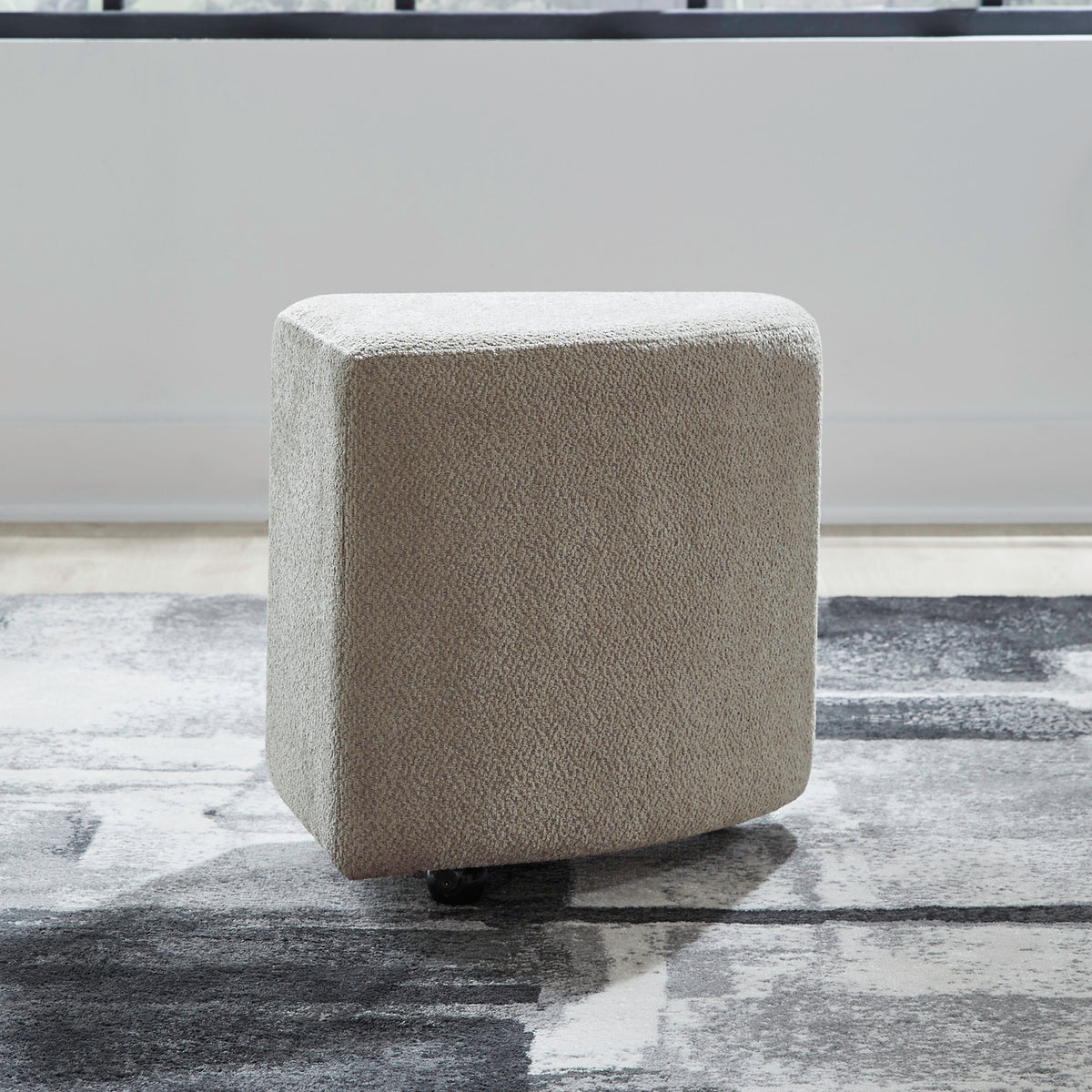 Capri Uph Ottomans