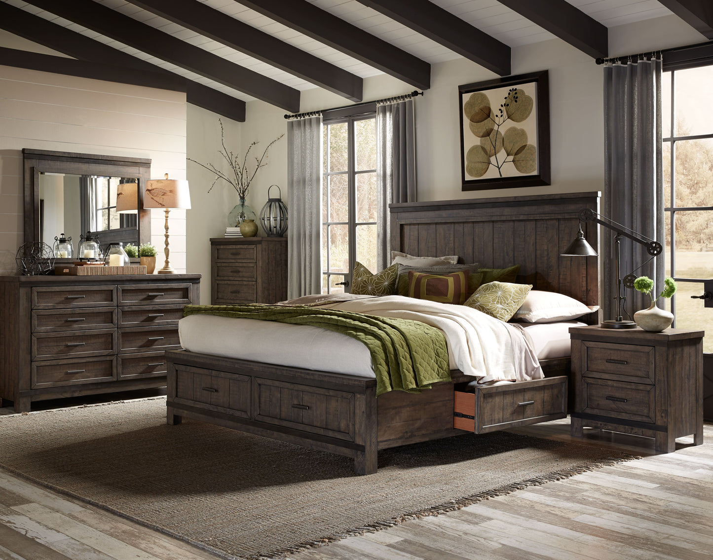 Thornwood Hills Queen Two Sided Storage Bed