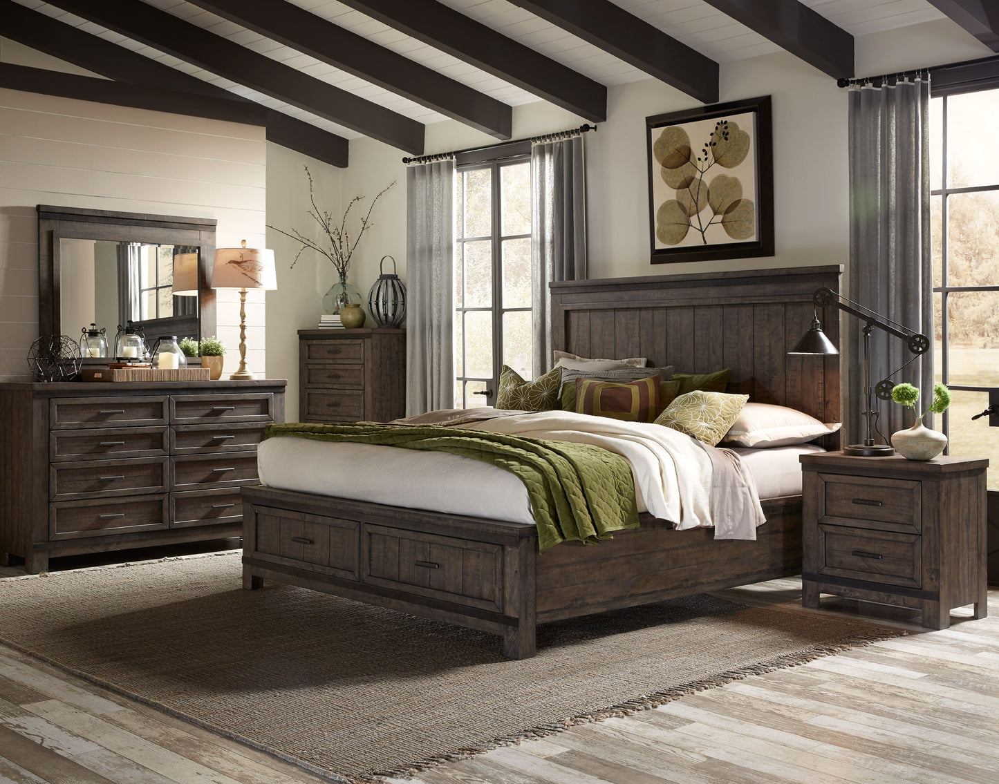 Thornwood Hills King Storage Footboard