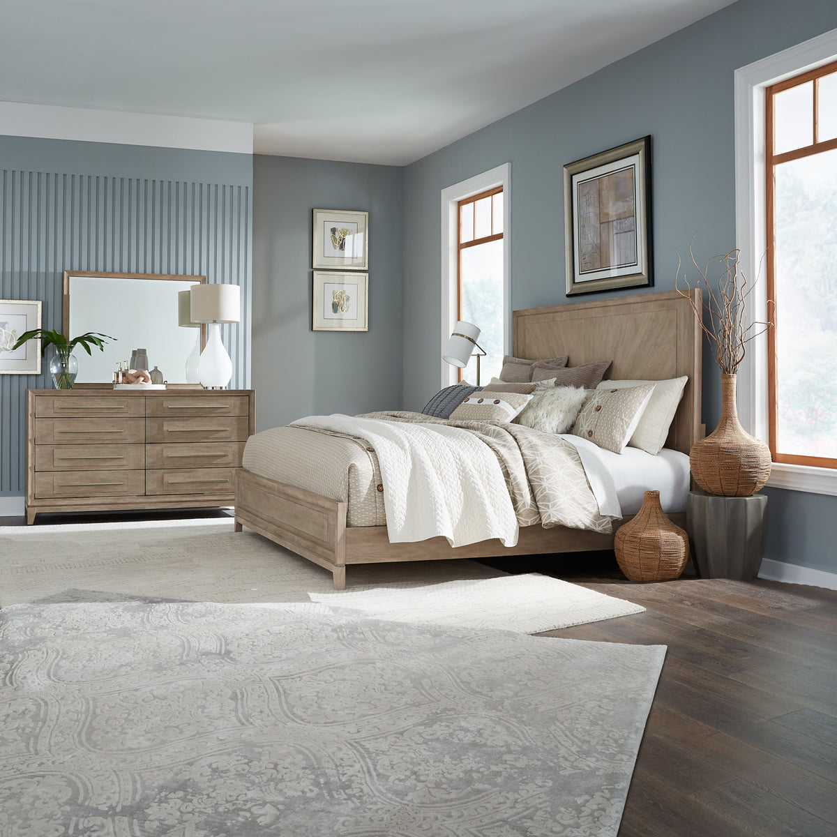 Brentwood Queen Panel Bed, Dresser & Mirror