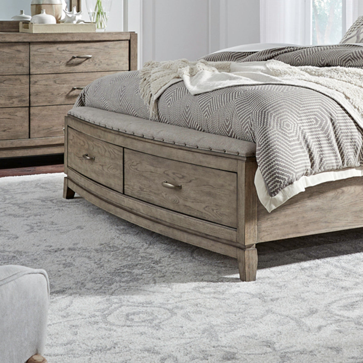 Avalon Queen Storage Footboard w/ Slatroll
