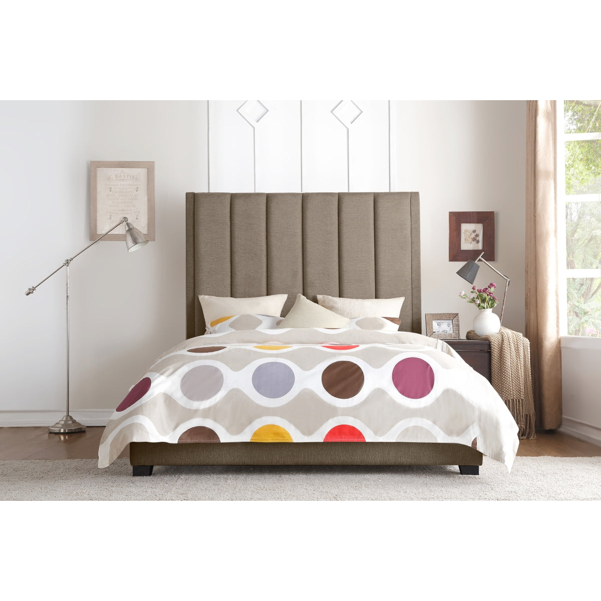 Newman Uphl E.King Bed