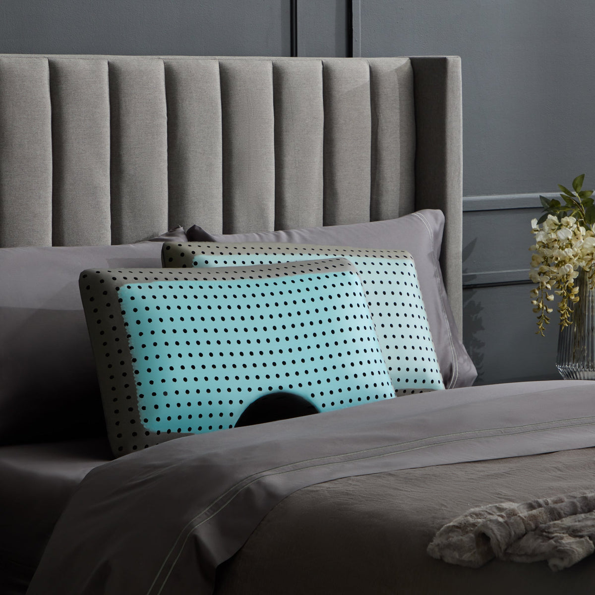 CarbonCool® + OmniPhase® Shoulder Pillow
