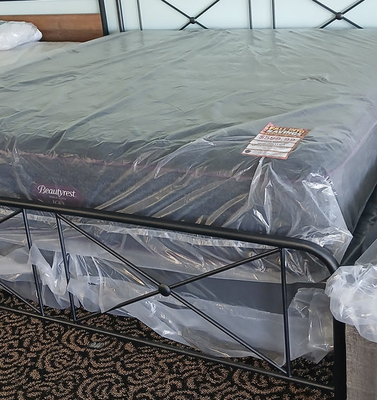 Overstock Beautyrest World Class L3 No Pillow Top King Mattress - Eastman floor photo