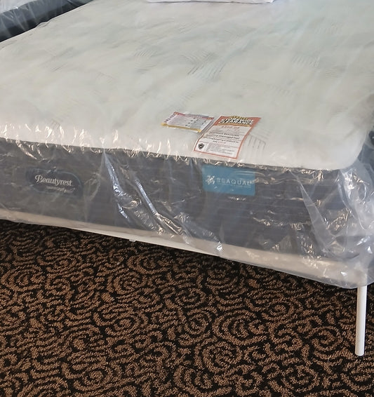 Overstock Beautyrest Harmony (Damaged Top) King Mattress - Eastman floor photo