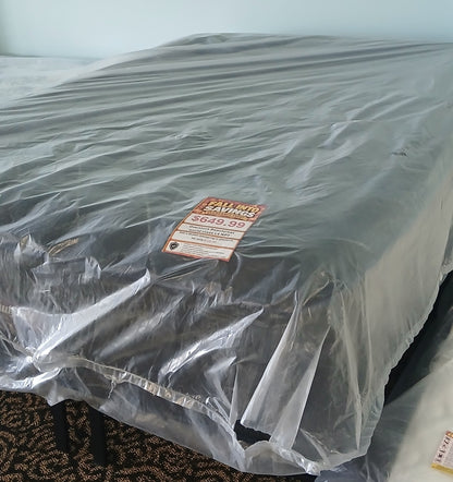 Overstock Beautyrest World Class L4 No Pillow Top Queen Mattress - Eastman floor photo